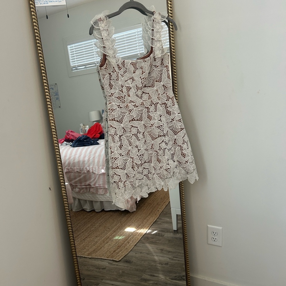 White Lace Sleeveless Dress